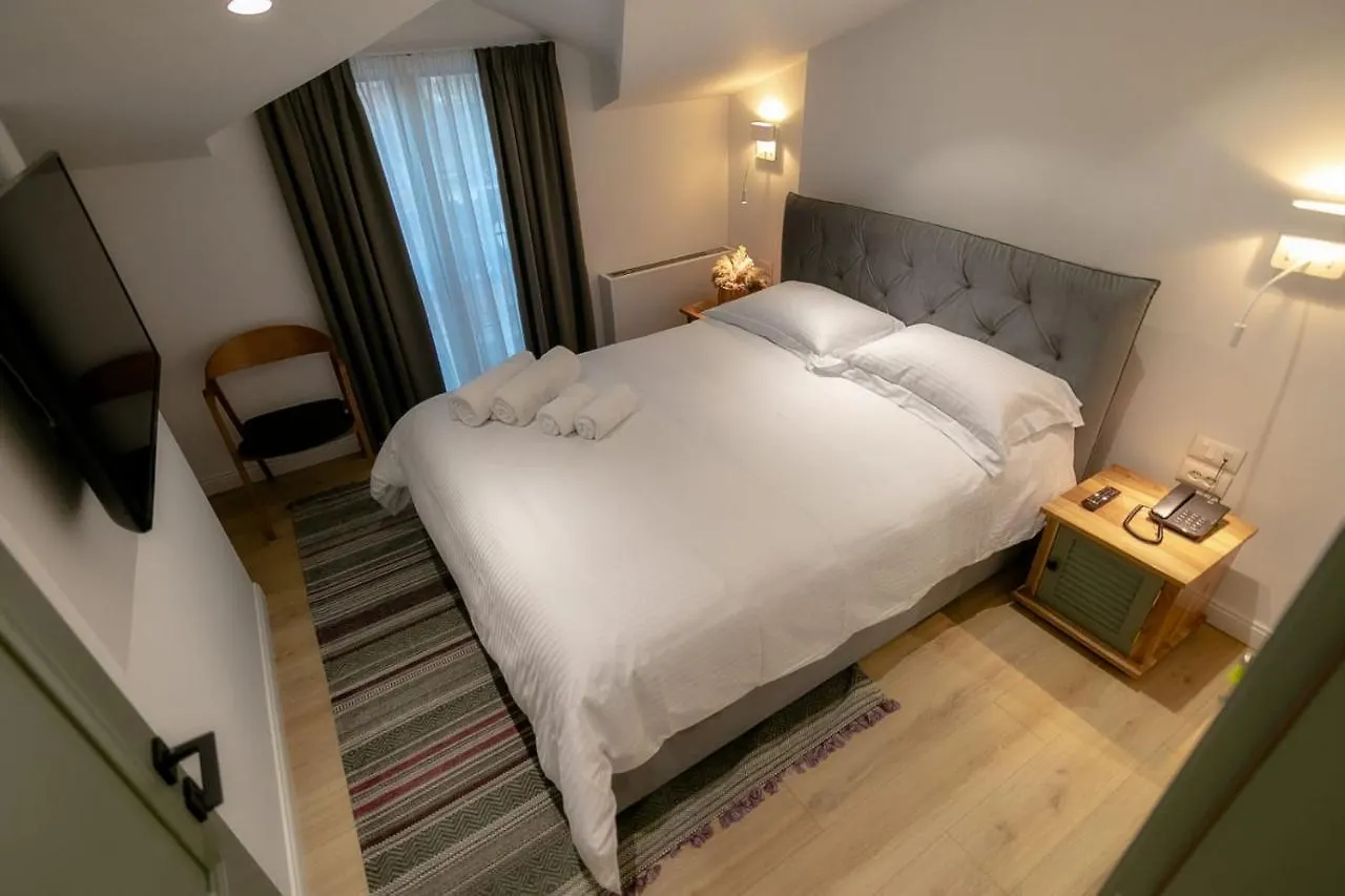Elegance Boutique Hotel Korce 0*,